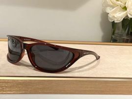 Picture of Balenciga Sunglasses _SKUfw52347276fw